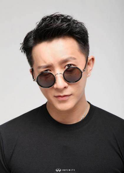 郑恺韩庚变身光头二人组,网友直呼韩庚老成郑恺爸爸_照片_市场_中国