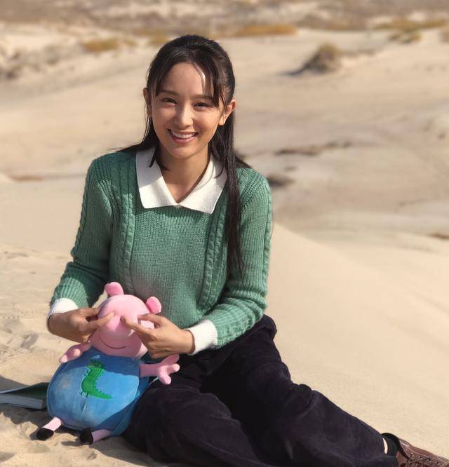 《灵魂摆渡》班底,新作《女神酒店》低调杀青,主角是新人演员_丽娜