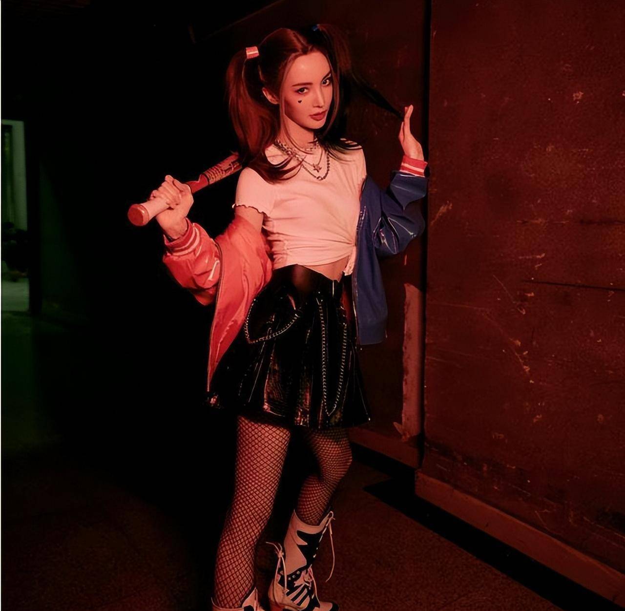 此外,金晨也是一位善于挑战自我的女明星.