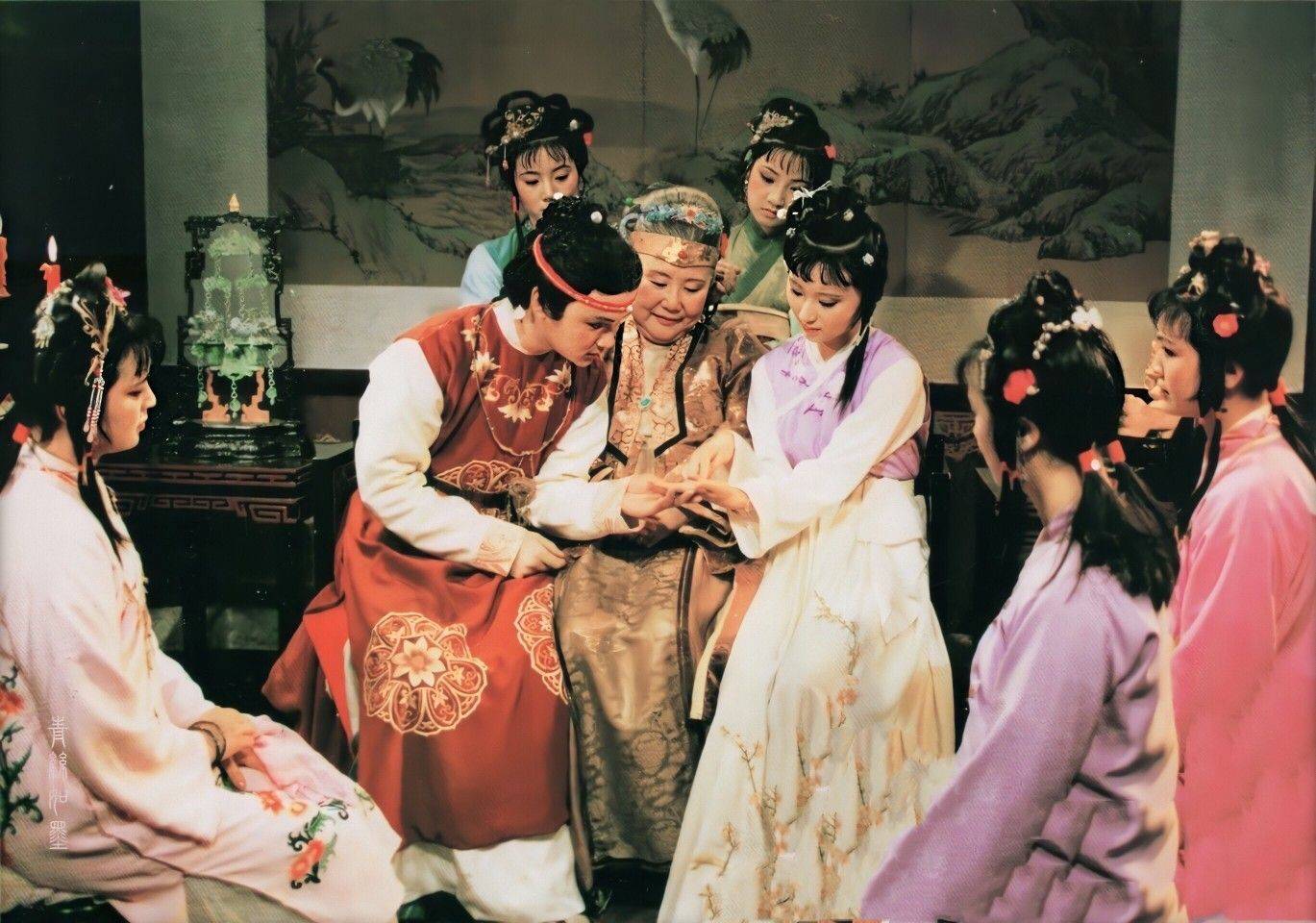 林黛玉初见贾宝玉,2个字里见不同,前世约定无疑了_老太太_王熙凤_姊妹