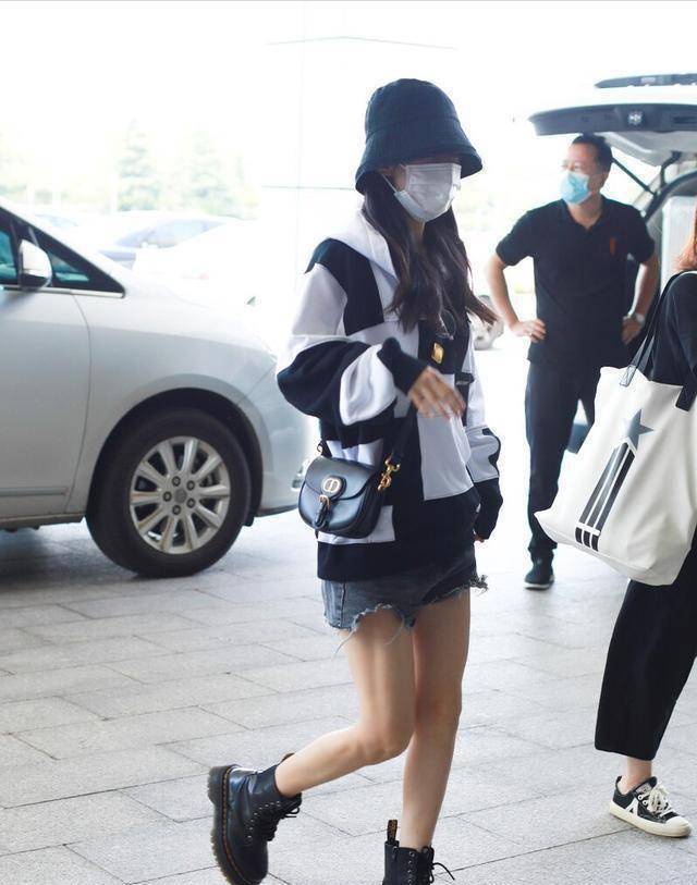 赵丽颖裙子太精致卡通t恤短裤可爱感人_效果_版型_整体