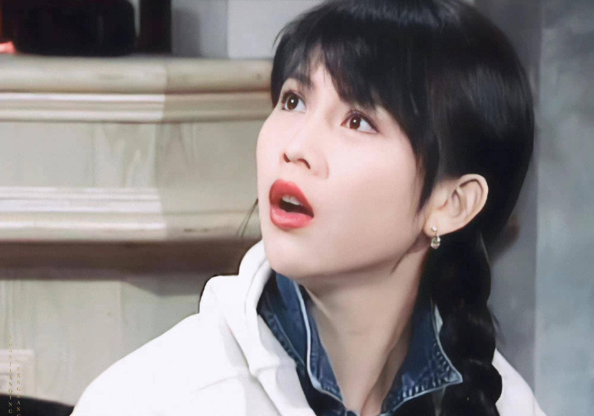 可以化妆,可以打扮,可以……让自己显得更加年轻,漂亮,就像蔡少芬