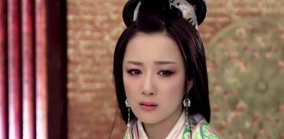 白英换成李依晓!