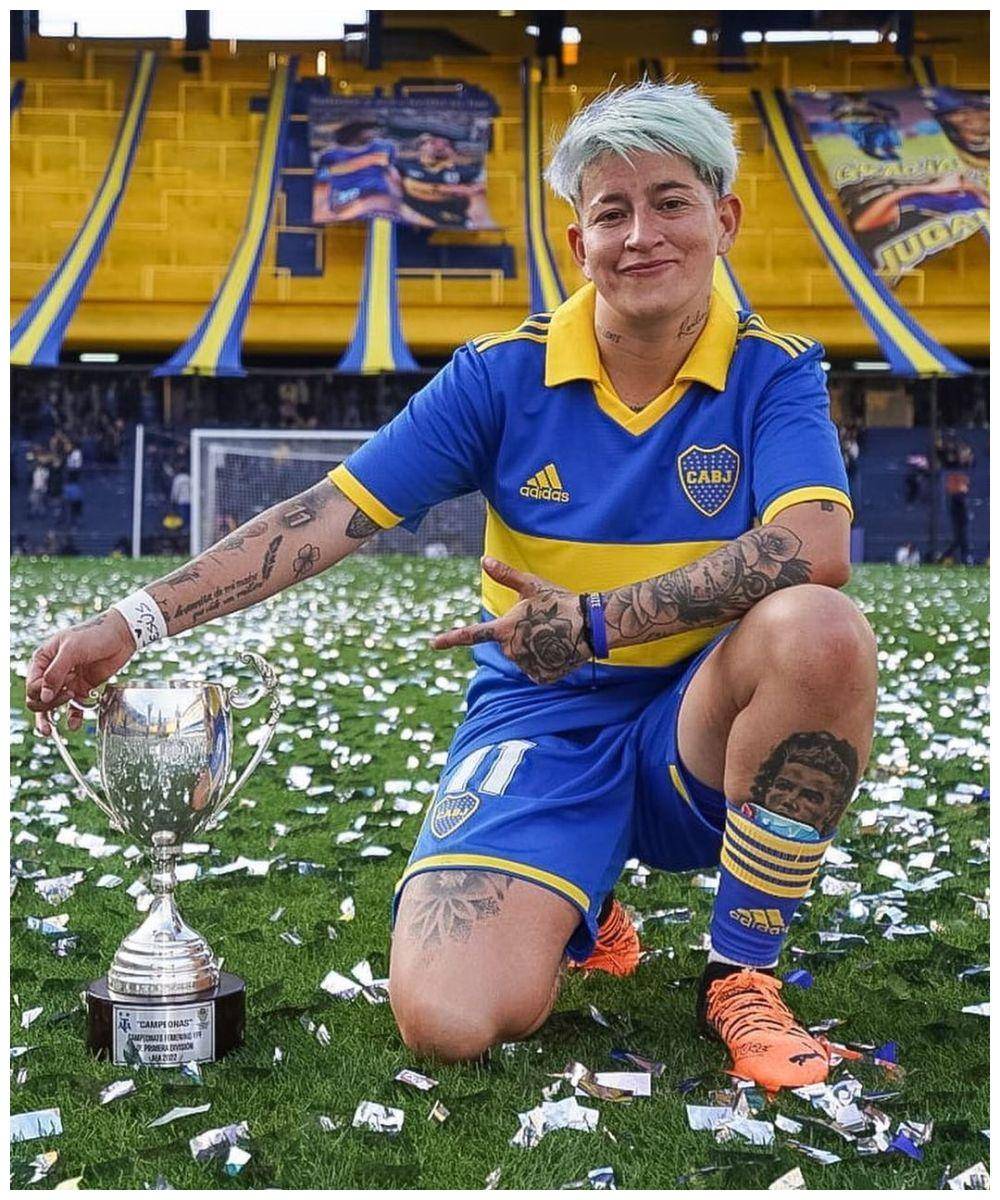 阿根廷女足球员因cr7纹身遭批 回应:爱c罗不等于讨厌梅西_米拉_球迷