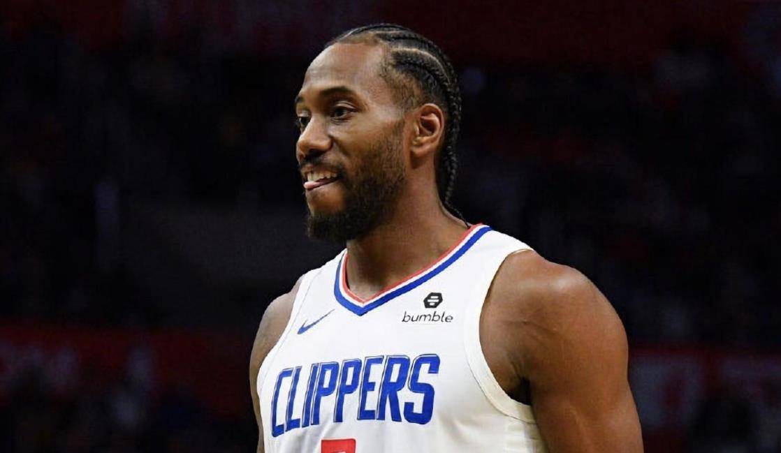 科怀伦纳德日常搞笑,再次投出空心球不跑步_莱昂纳德_球员_球迷