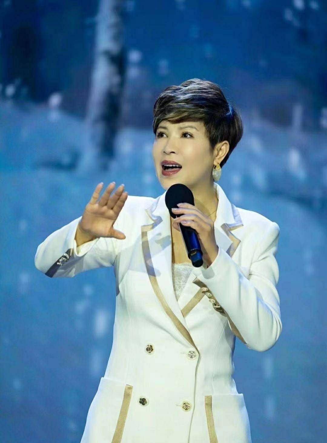 单纯的杭天琪:两度被骗人财两空,如今儿女双全混富婆圈成赢家_张泽民