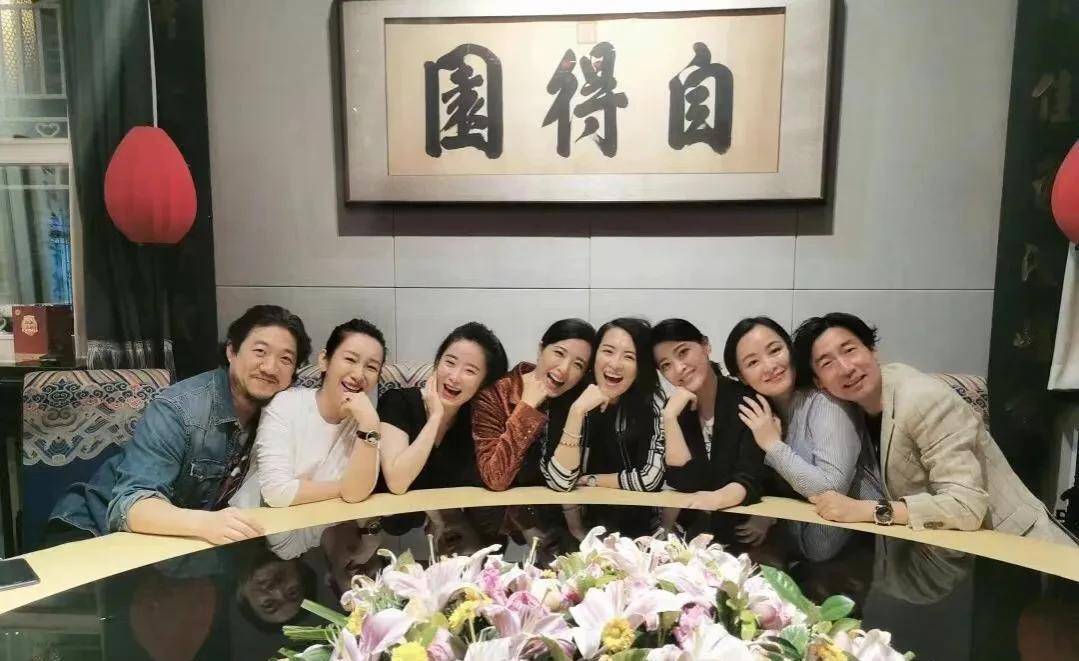 大美女曾黎:佛系演戏22年,三段感情没结果,46岁依然单身_漂亮_大学_中