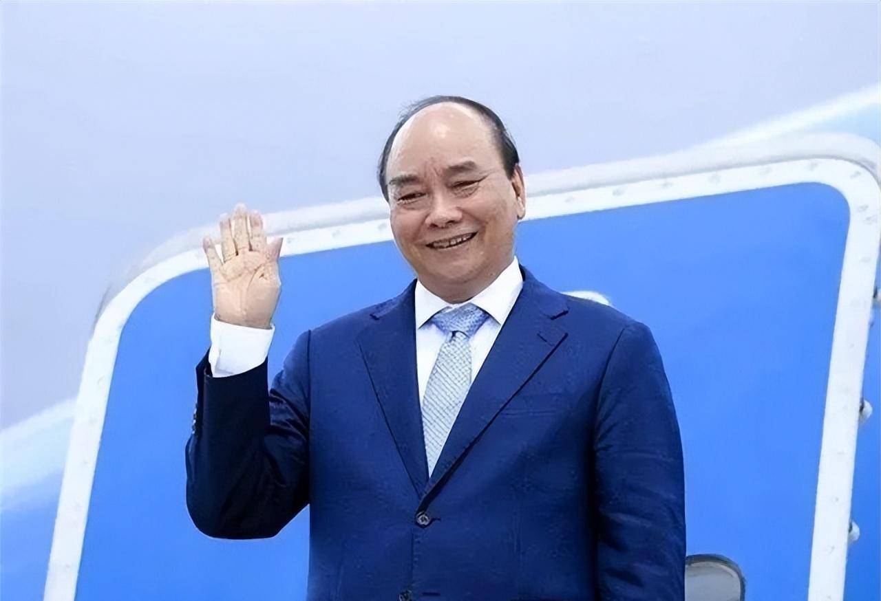 阮春福:越南笑面虎_母亲_岘港_发展