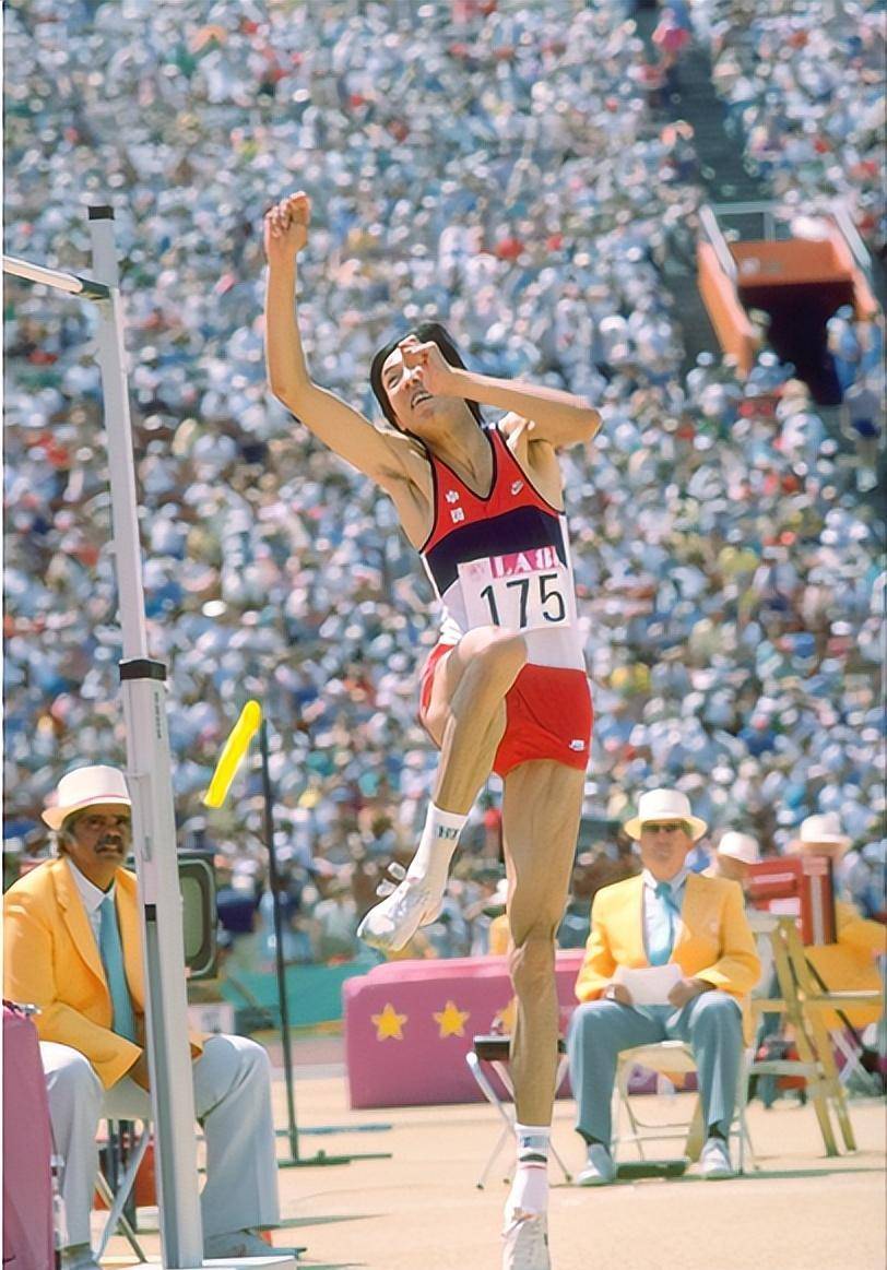 "跳高王子"朱建华,曾三次打破世界记录,退役后现在情况如何了_运动