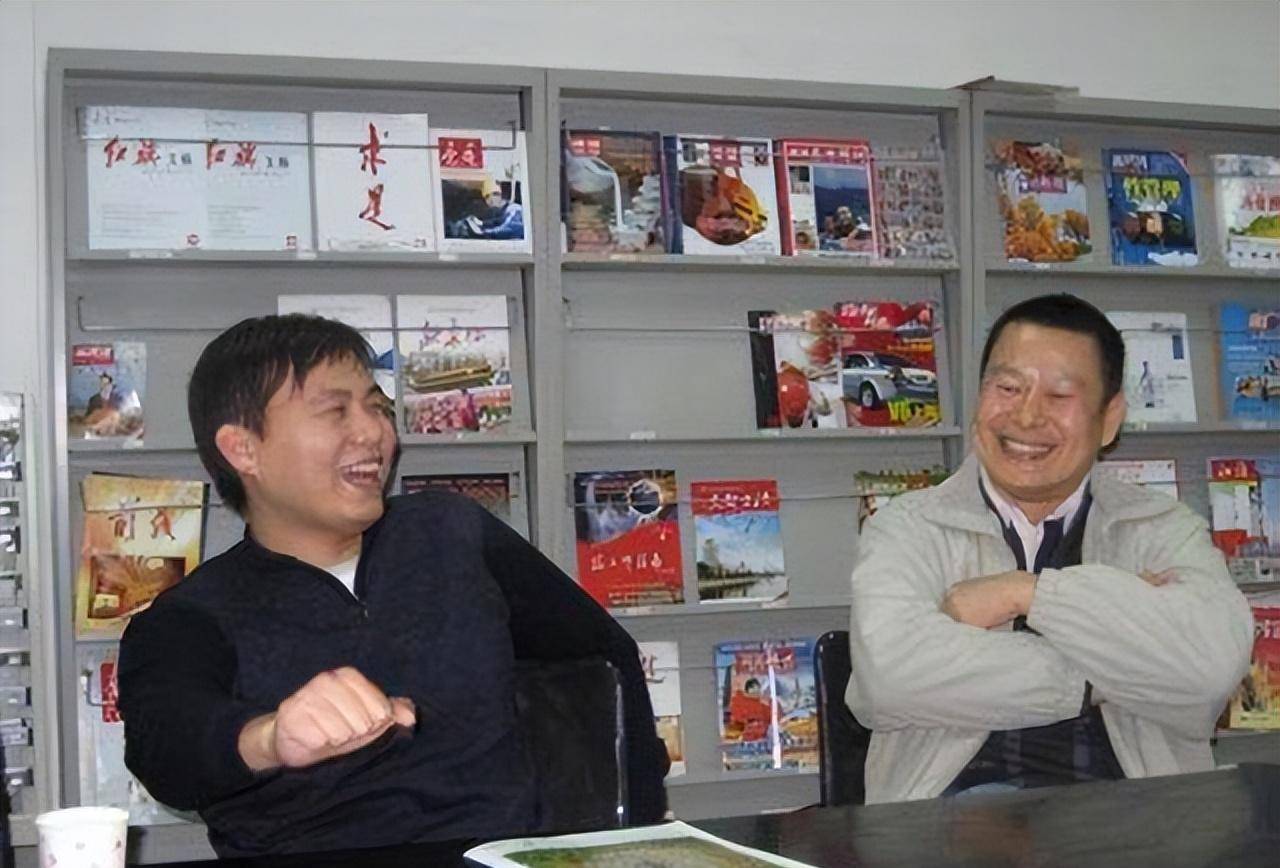 22岁小伙因一书封神,3年赚4100万,同事感叹:没想到他有这能耐_石悦