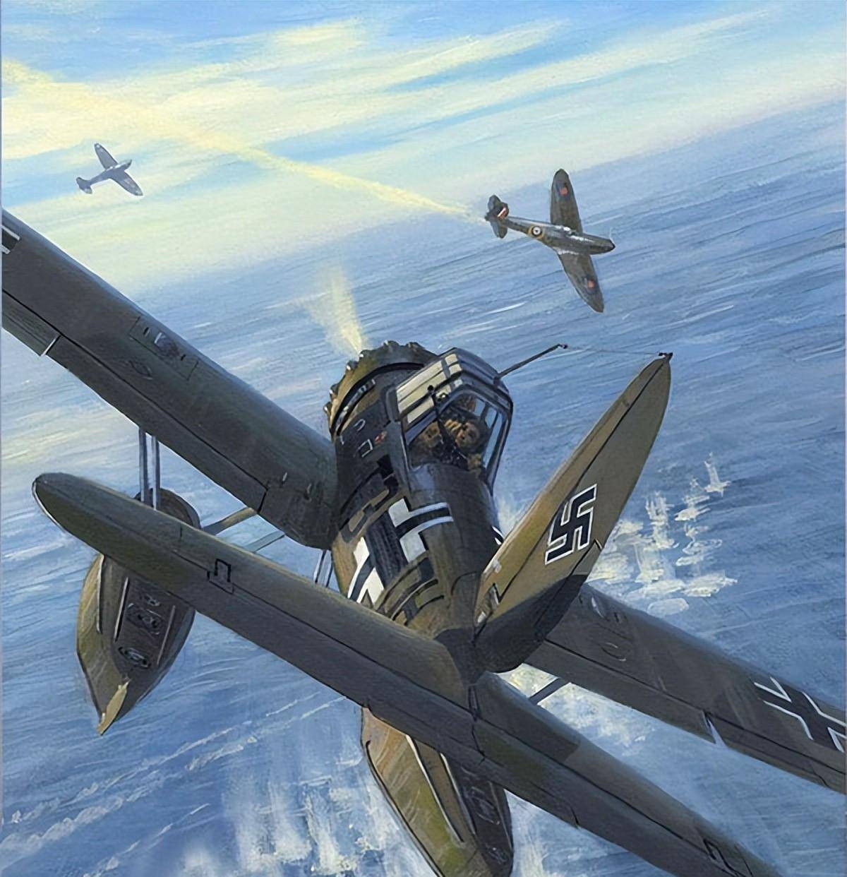 在激烈的空战中,ar 196一直试图向不远处的另外两架德国战斗机靠拢