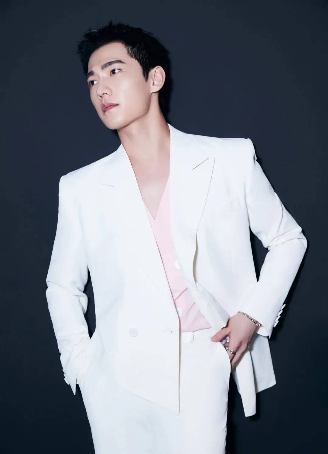 化妆师吴淼说杨洋本人真的不矮_演技_发声_外表
