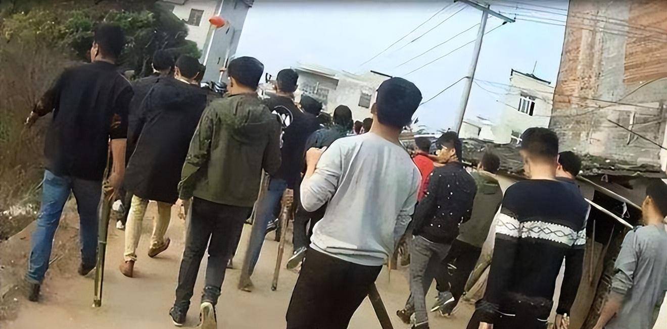 贵州最牛黑帮青龙帮,独霸六盘水十余年,组织严密与警方对抗?