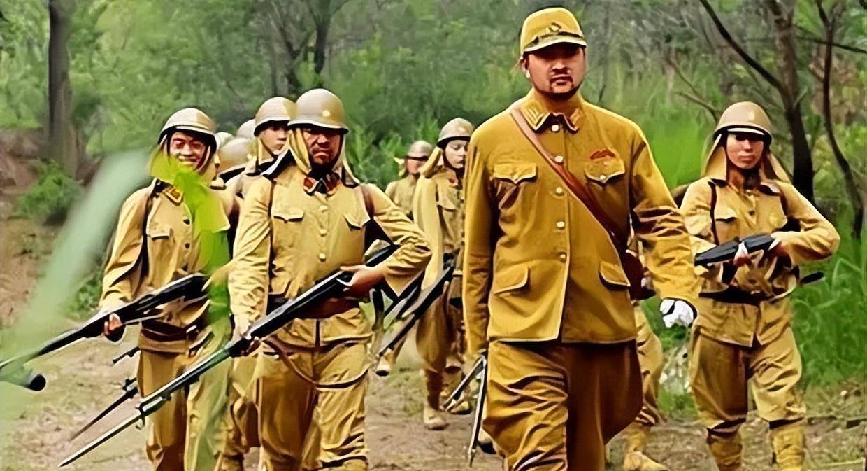 日伪军下乡搜粮路遇哭坟人,翻译大骂晦气,却不知粮食就藏在眼前_张