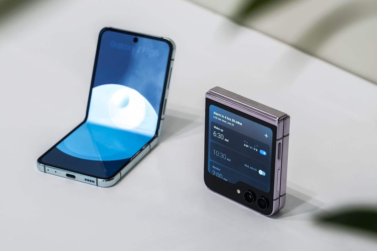 三星Galaxy Z Flip 5国行版发布:3.4寸超大外屏+IPX8防水,7499元起