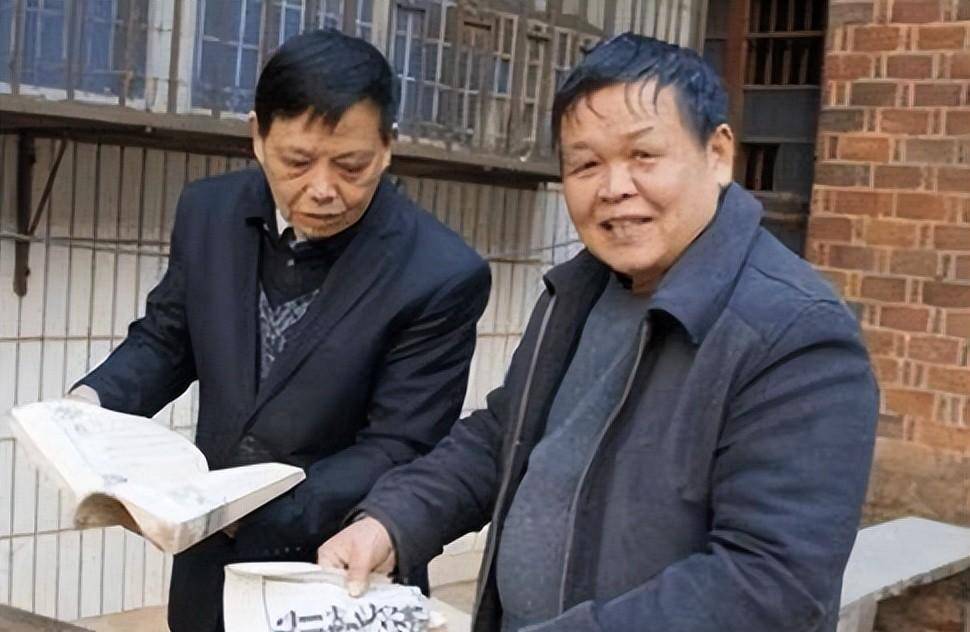 2013年,长沙退休教师家中发现一破箱子,打开后揭秘显赫身世_李克明_李