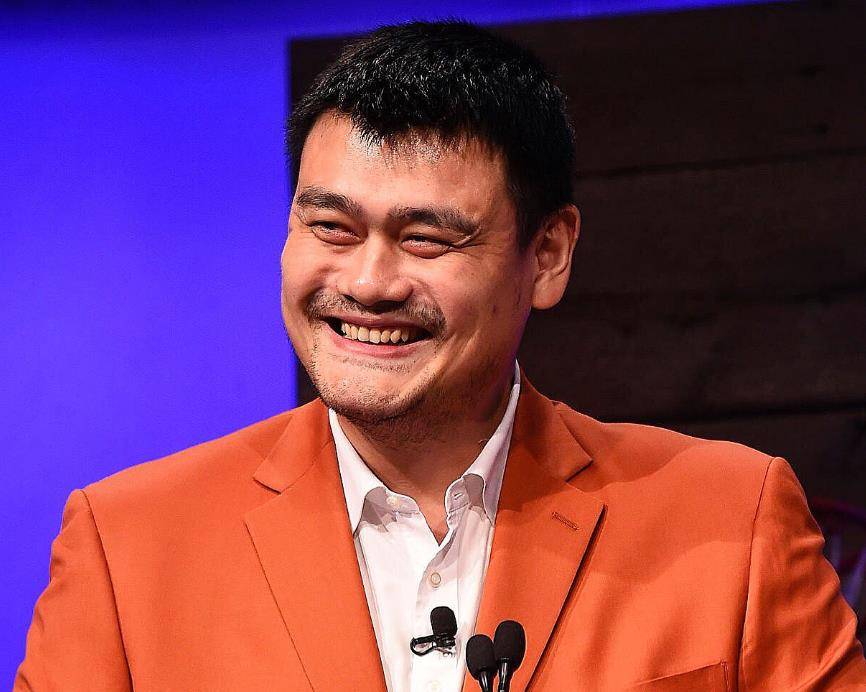 姚明退役后发福严重,体重已经超过400斤,女子直言压力大_篮球_生活_1