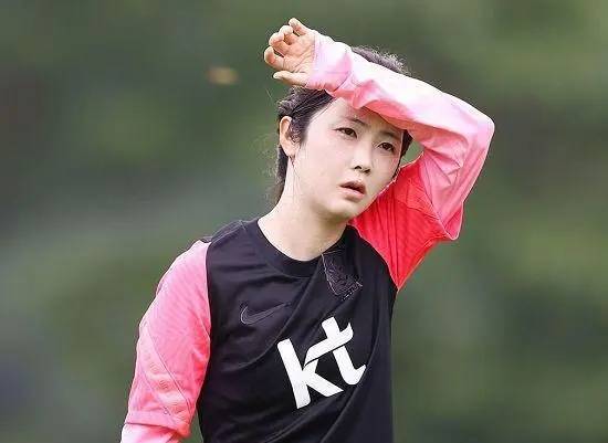李玟娥韩国足坛第一女神,曾与中国女足结怨,丈夫也是足球运动员