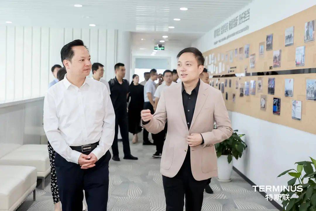 高安市委书记赴特斯联考察 以aiot构建数字经济创新高地_绿色_的发展