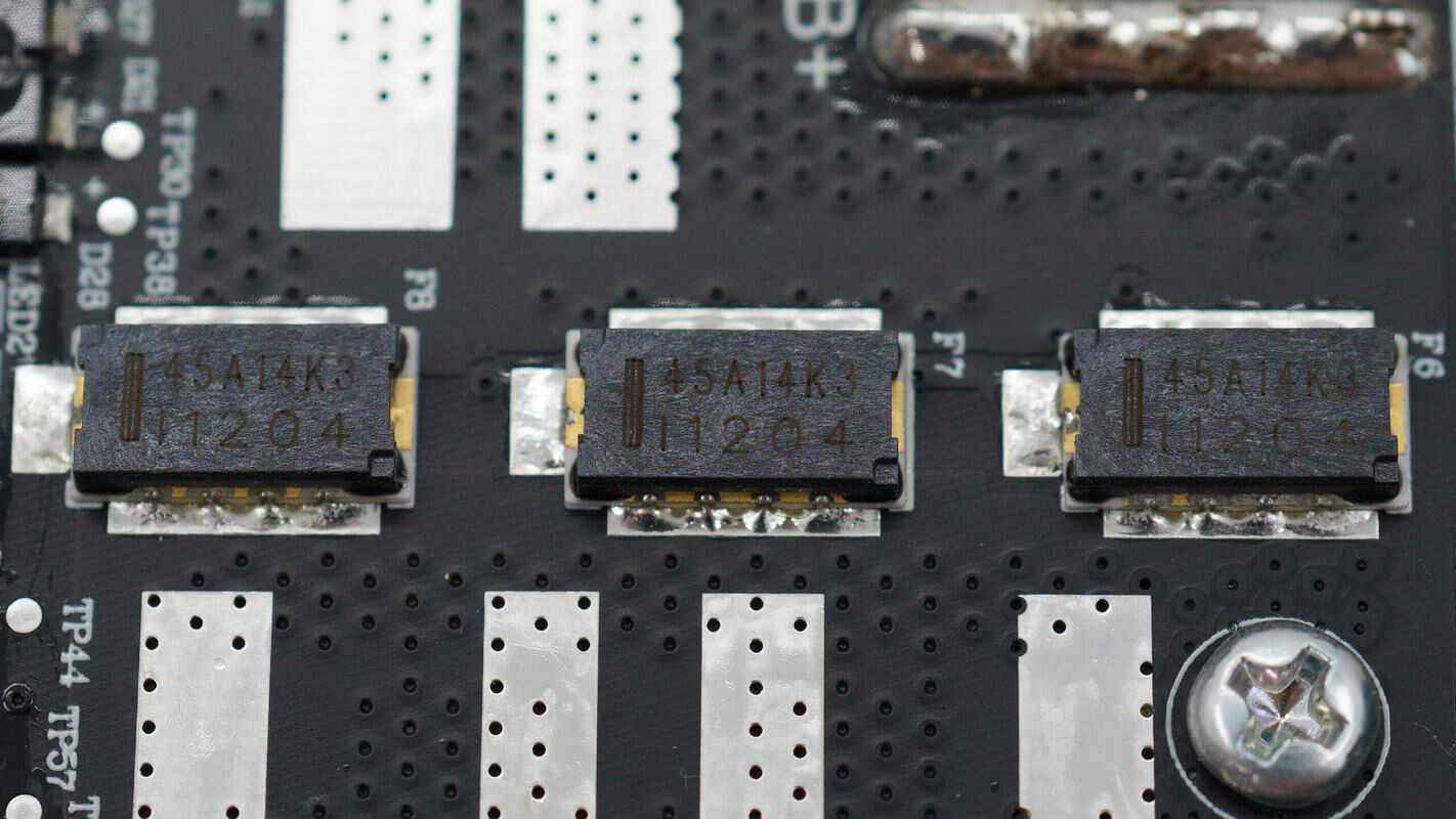 u-turbo超能模式支持3500w输出功率,绿联gs2200星辰移