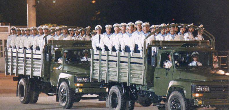 1997年,率500余军强势进驻香港的熊自仁少将,资历可没那么简单_招工