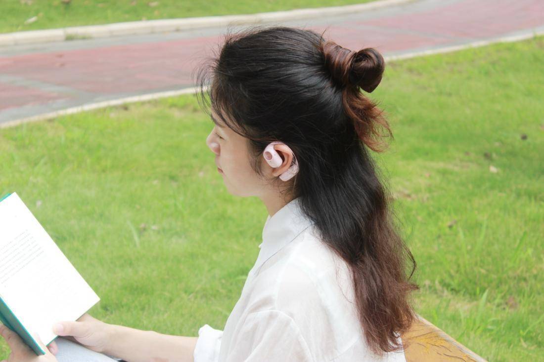 开放式蓝牙耳机大爆发，零压感佩戴南卡OE PRO前来报到