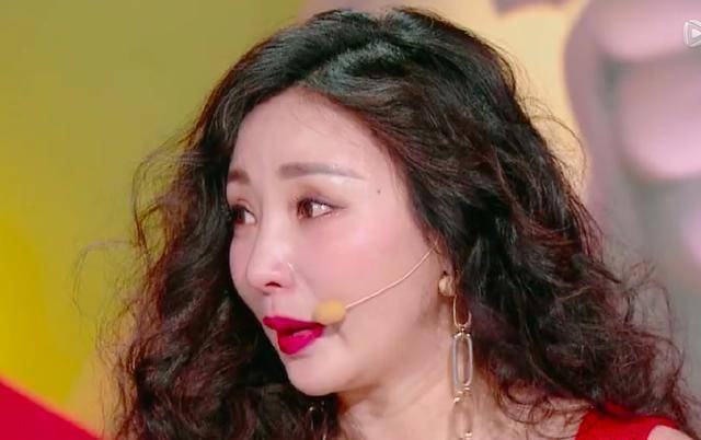 38岁柳岩颜值下滑,哭起来脸部浮肿,曝不化妆上课同学认不出_时候_识别