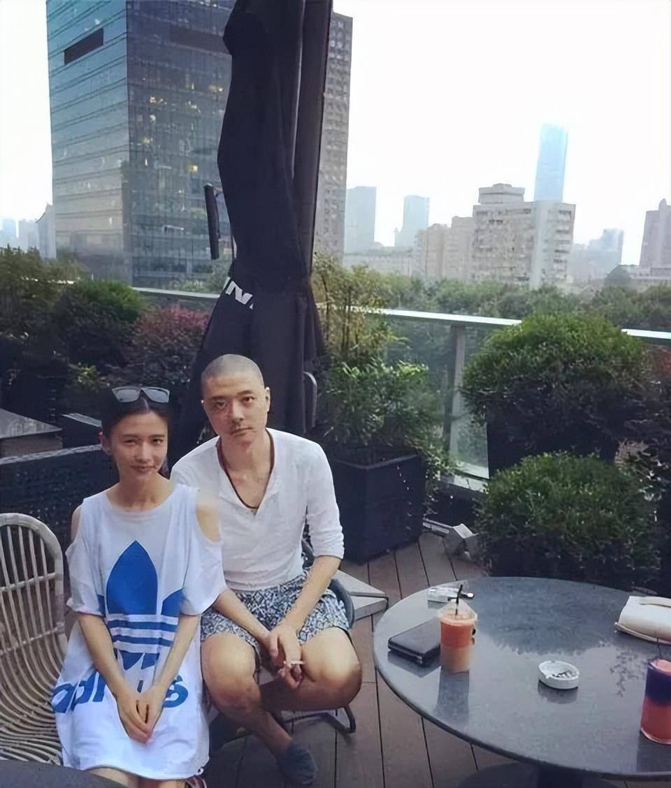 papi酱近况:35岁,钱有了,过气了,不买房的她,认怂了_papi_大学_视频