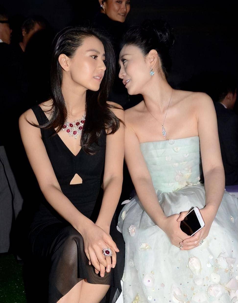 高圆圆和范冰冰同台,气质相差很大,但看上去并不40 _时尚_衣服_魅力