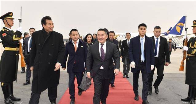 蒙古国总统巴特图勒嘎我国的"沙尘暴中心"但是,树欲静而风不止,蒙古国