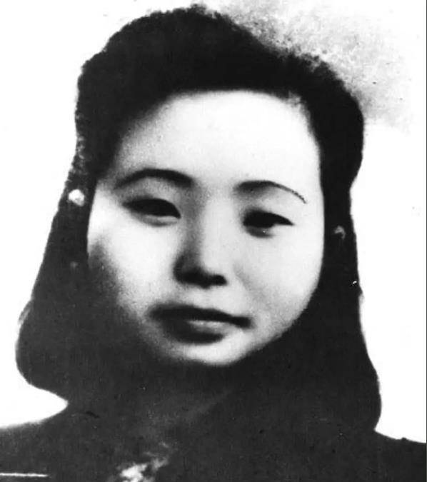 《红岩》江姐原型江竹筠:为党奉献余生,临终前仍缝制五星红旗_蒲华辅