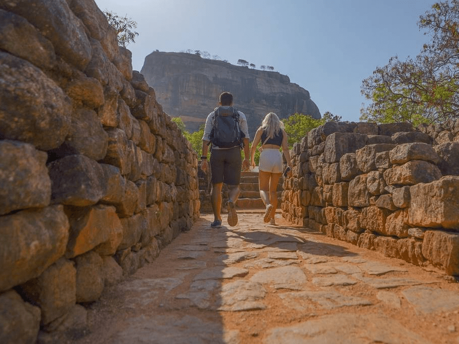 斯里兰卡锡吉里耶古城历史悠久 吸引各地游客参观搜狐大视野搜狐新闻