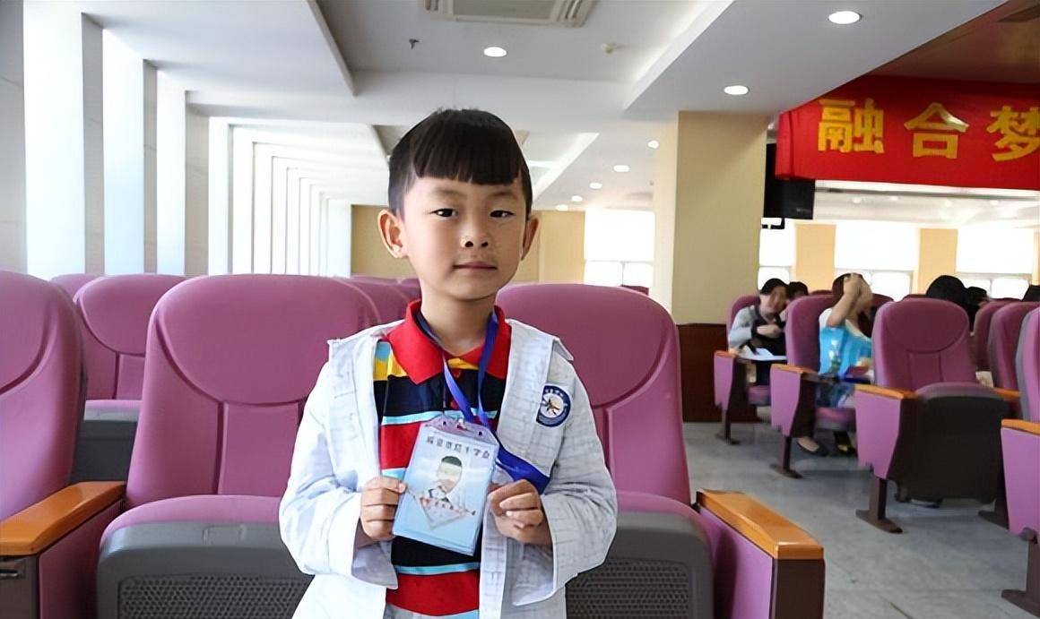 这次不同了,孩子发烧让妻子不忍心再继续这样的锻炼,对何烈胜是大发