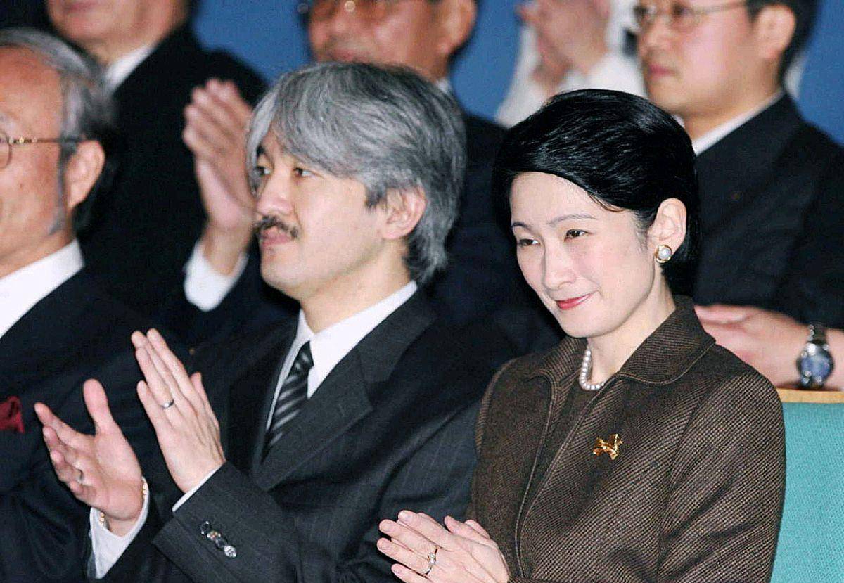 悠仁亲王:是纪子妃的老来子,一出生就让爱子公主失去继承权_皇室_日本