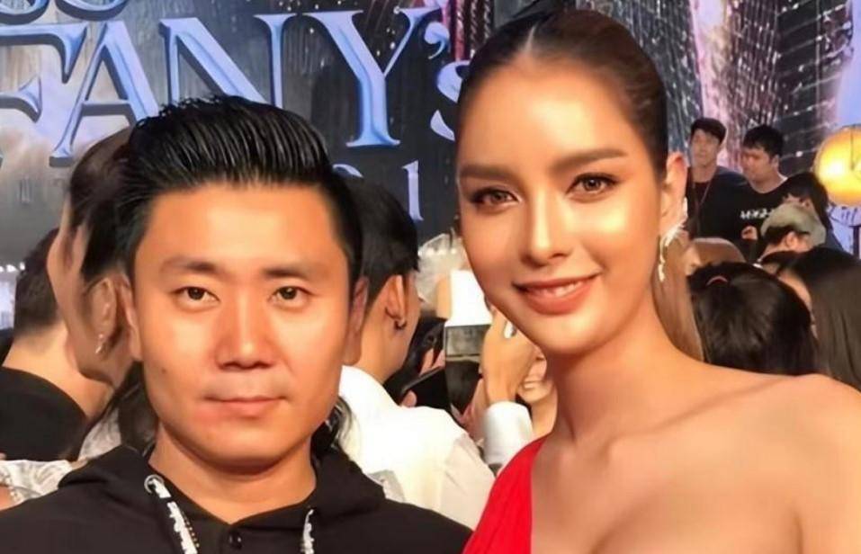 2015年北京小伙娶人妖,婚后放弃百万年薪定居泰国,如今称不后悔_鲍玺