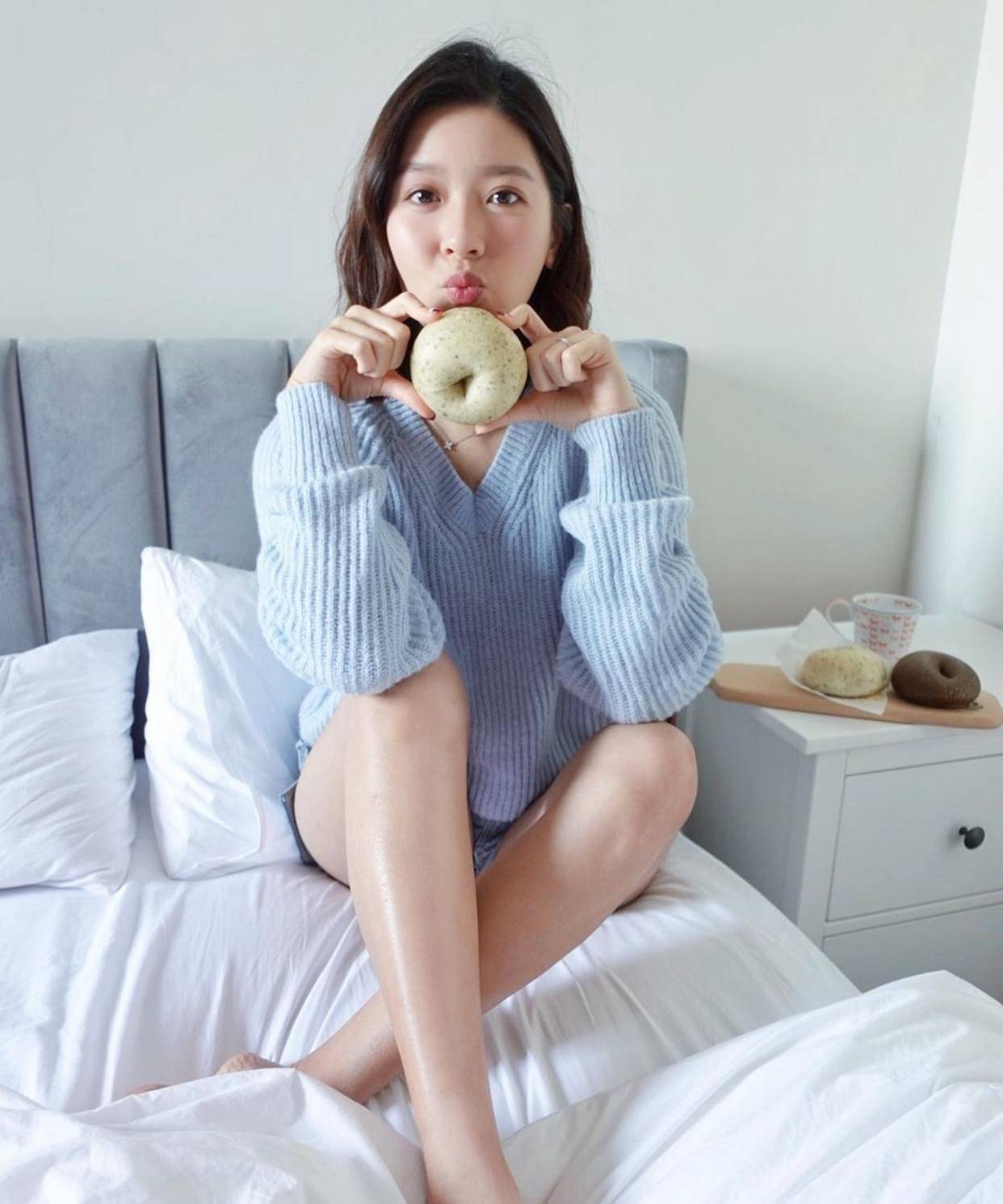 27岁香港女星余香凝剖腹产生女儿,旧爱陈家乐大方送祝福_clare_大赞