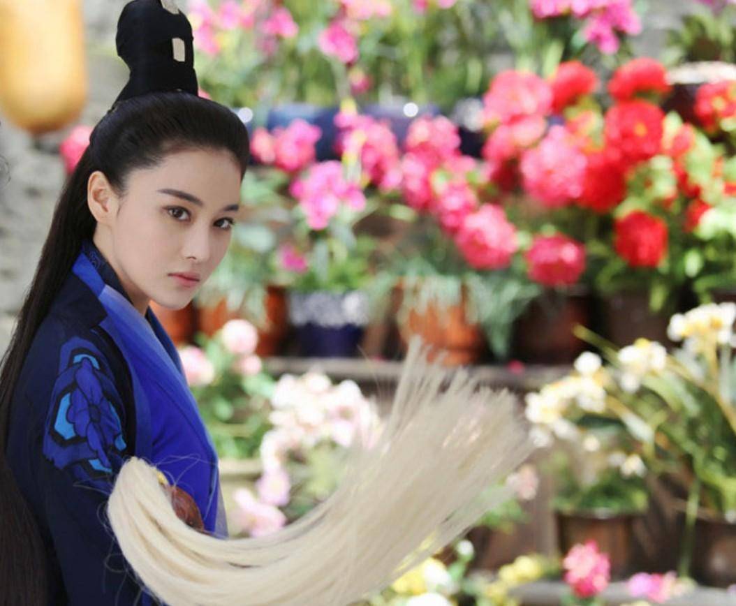 张馨予近几年在娱乐圈活跃度蛮高的,出演了很多影视作品,比如《神雕