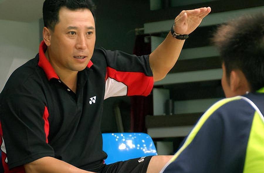 培养出92个世界冠军的李永波,卸任后拒绝百万年薪,到国外种榴莲_训练