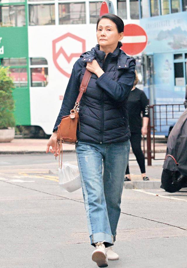 68岁郑则仕打保龄球当健身,曾与乐易玲起冲突,放话终身不入tvb_林燕明