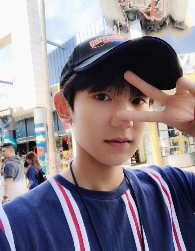 tfboys中谁最man?从他们自拍就可以看出来!