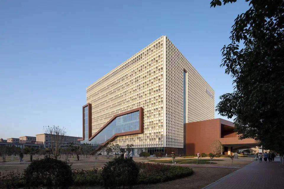 漯河食品职业学院图书信息综合楼 | 消化知识的容器_建筑_空间_设计方
