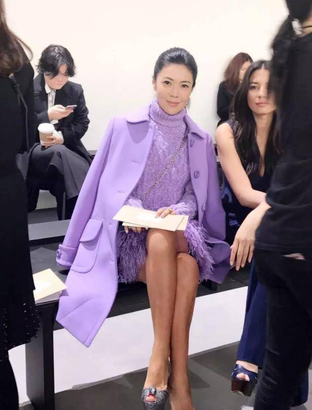 坐潘石屹大腿,唐嫣曾遭受的女魔头欺凌,时尚女魔头曾经有多嚣张_苏芒