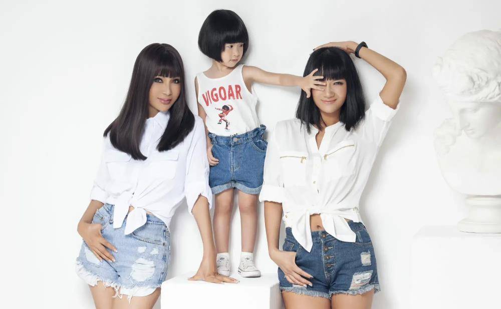 治愈不了女儿的伤,李洛伊先失母爱再失婚_伯父_杨波_李宝健