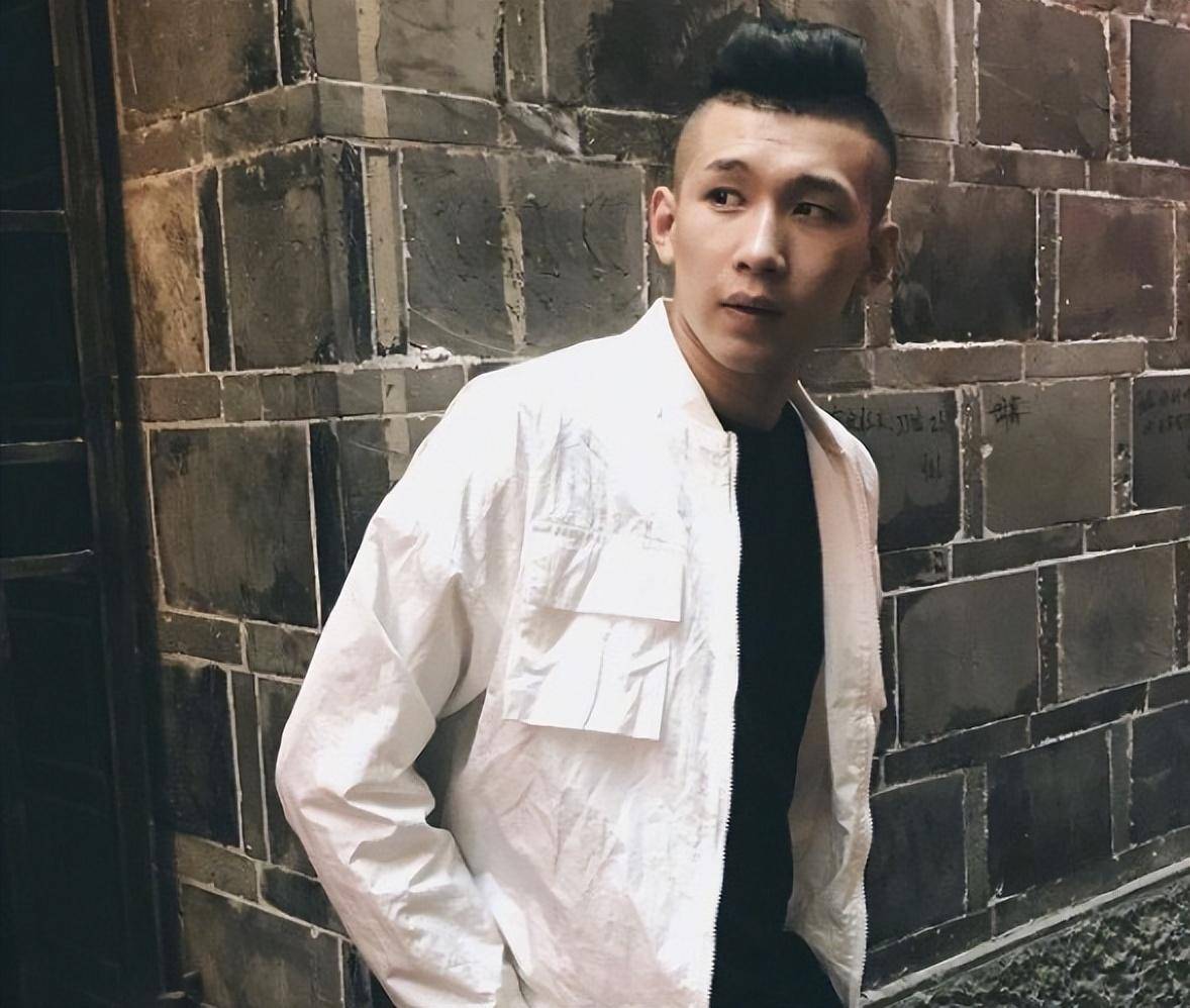 昔日网红一哥天佑生日,圈内好友却无人到场祝贺,被嘲讽人走茶凉_成为