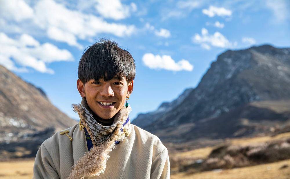 丁真:当初不进娱乐圈的心有多坚决,现在脸被打得