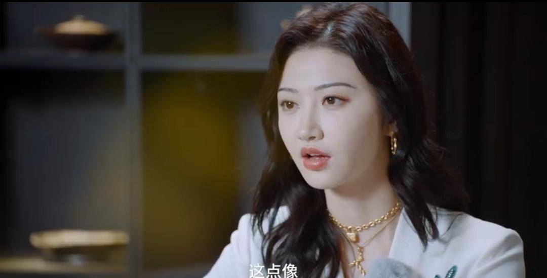 "了不起的姐姐"开播,景甜谈及自己的发展,一切的成长都是最好的模样!