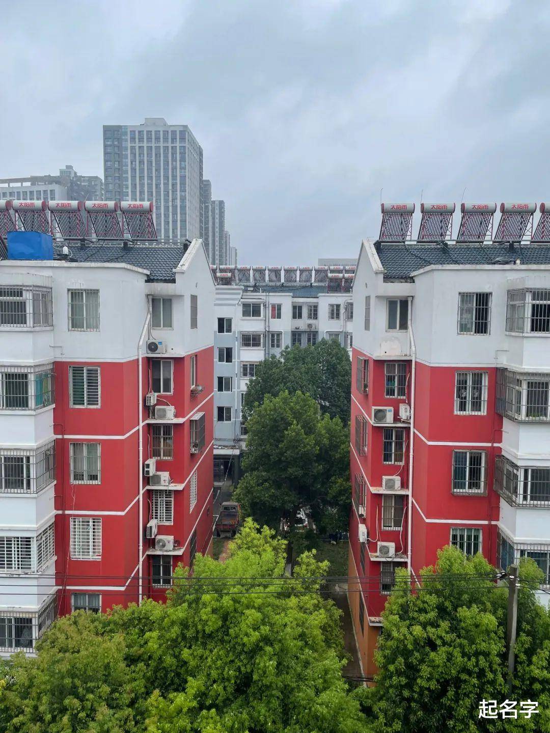 阳台风水:卧室阳台外对着这形状,会影响学习,高考成绩吗?