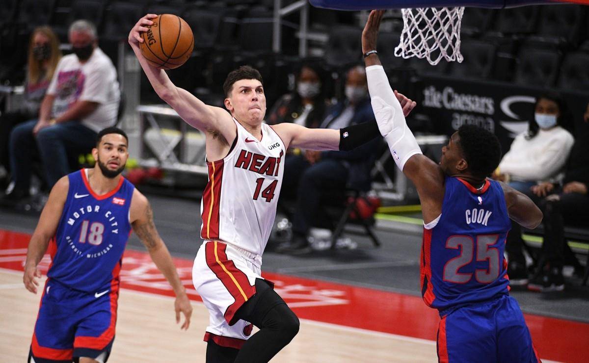 迈阿密热火队后卫泰勒·赫罗在夏季职业赛中拿下44分_希罗_比赛_对阵