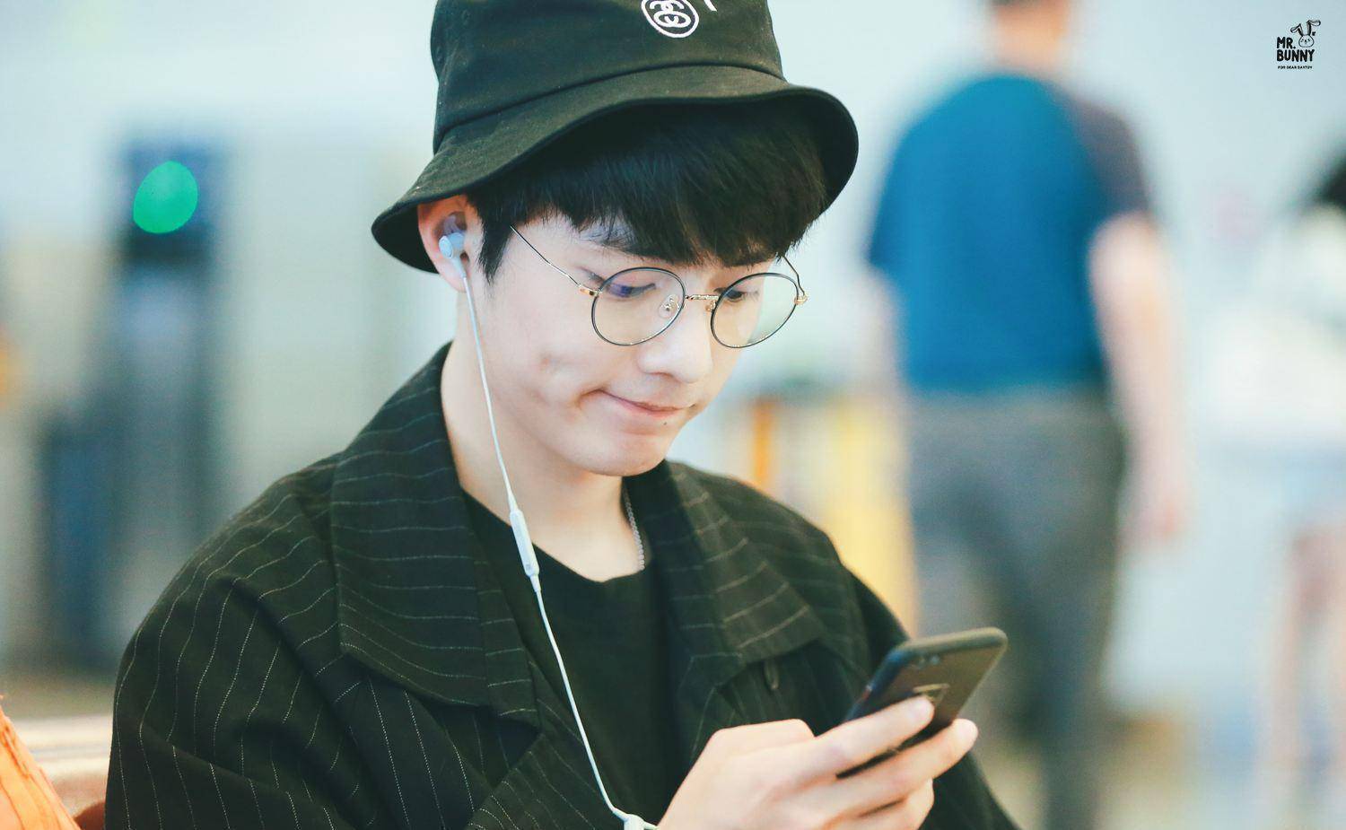 tfboys王源古装造型颜值崩塌,肖战证明:真帅哥怎么弄都好看!