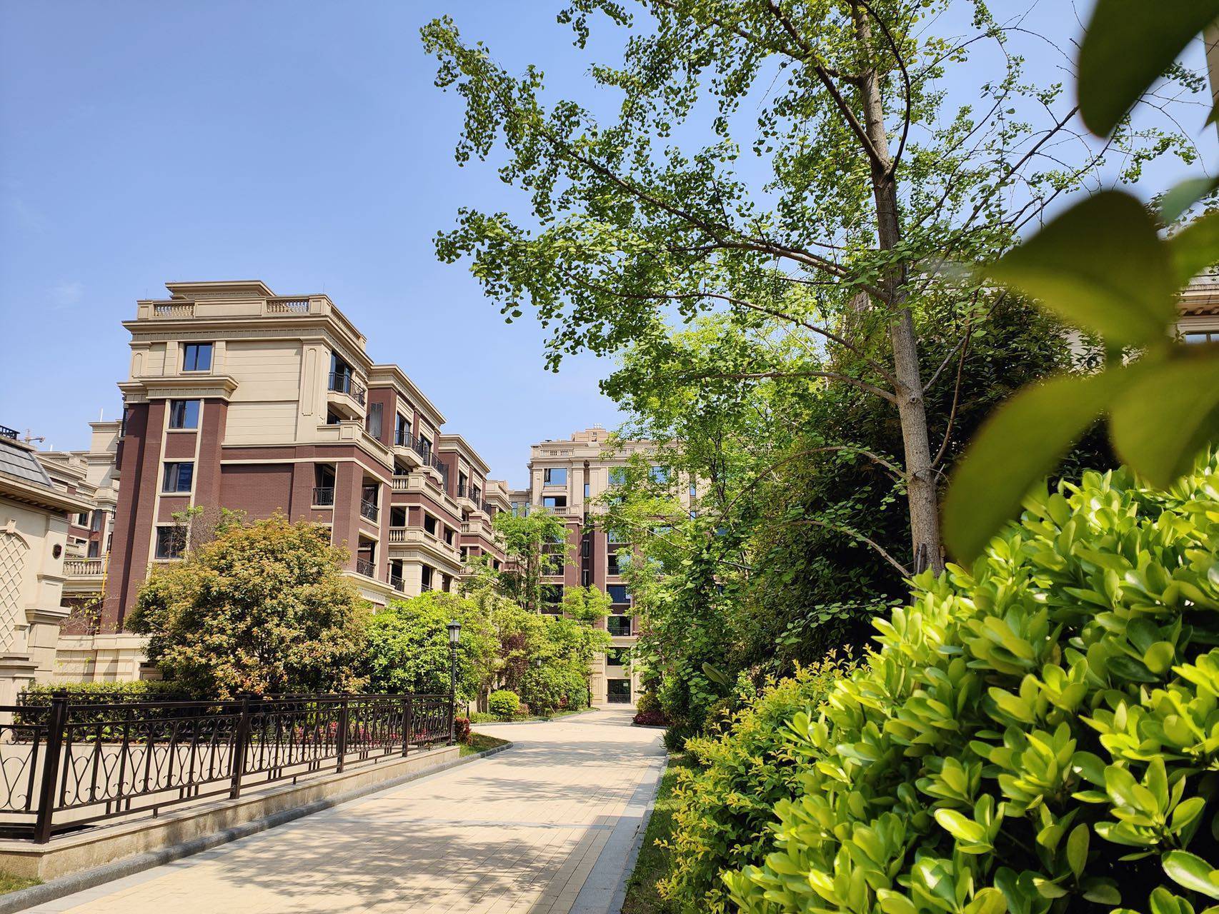 成都楼市-双流区房价走势背后的逻辑 【万锦城花千墅】还值得买吗